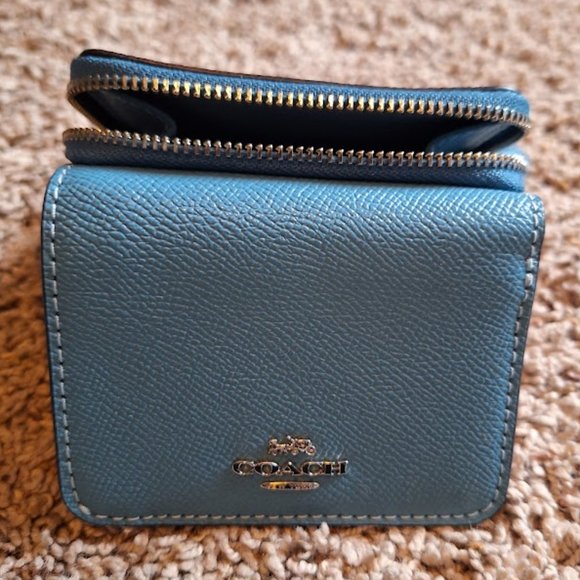 Small Coach Cross Grain Tri Fold Wallet in Blue with Silver Logo - NEW! UNUSED. - Picture 3 of 7